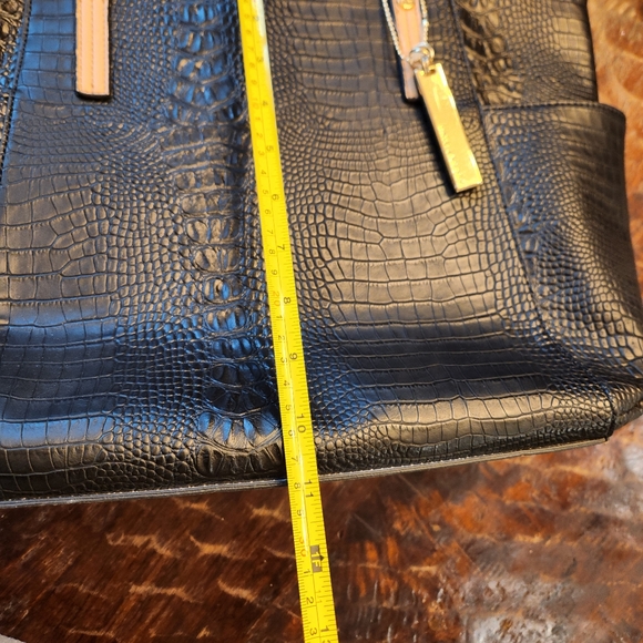Kate Landry Elegant Black Crocodile Tote Bag Tan Handles End Pockets - Picture 14 of 16